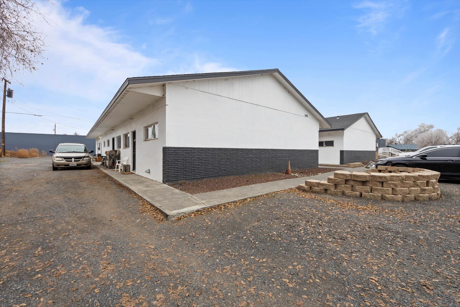 Exterior of the 12-unit apartment building in Moses Lake after renovation