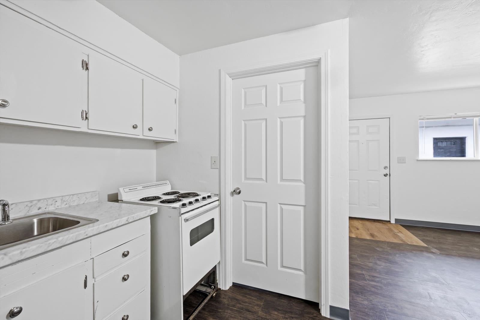 Updated kitchen in a renovated Moses Lake apartment unit